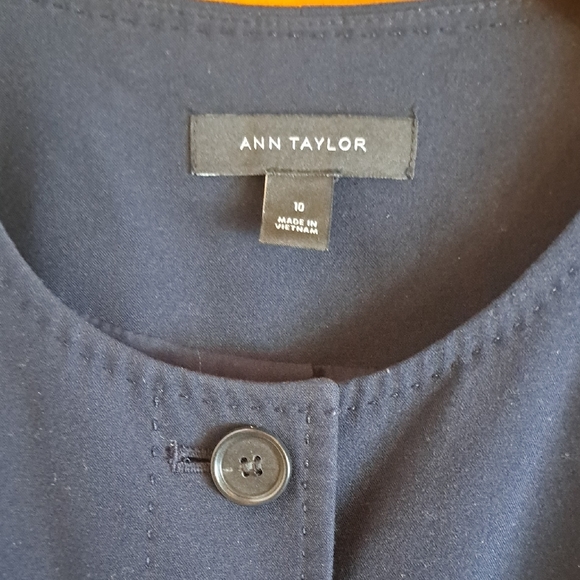Ann Taylor Navy Women's Blazer with Pants Suit Size 10 - Picture 3 of 12